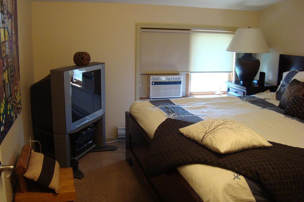 Ypc Fitness & Accomodations Invermere Buitenkant foto