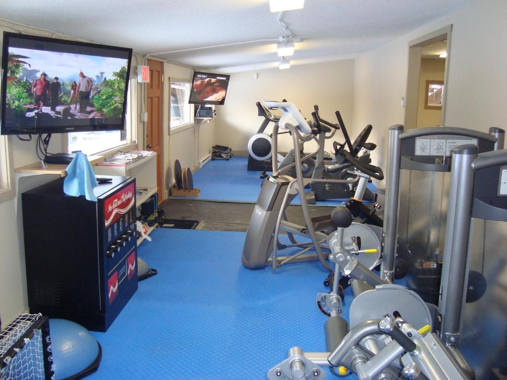 Ypc Fitness & Accomodations Invermere Buitenkant foto