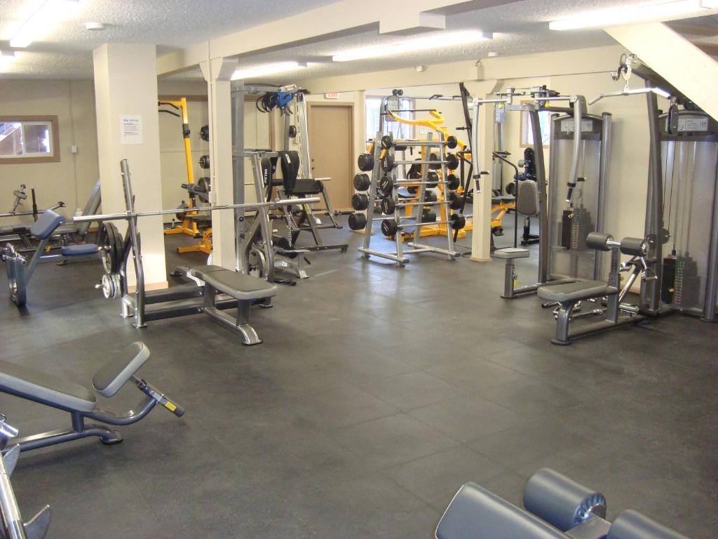 Ypc Fitness & Accomodations Invermere Buitenkant foto