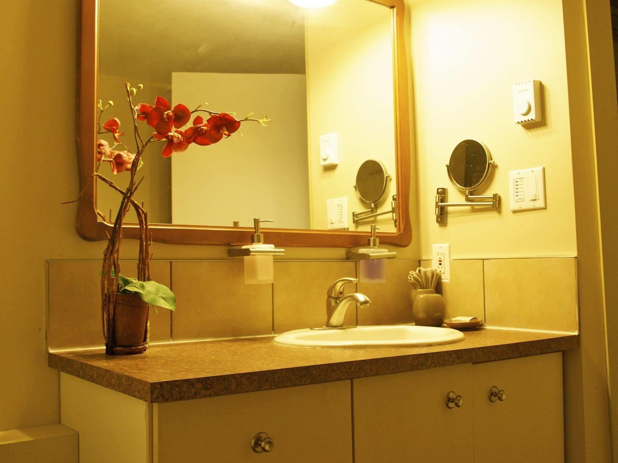 Ypc Fitness & Accomodations Invermere Buitenkant foto