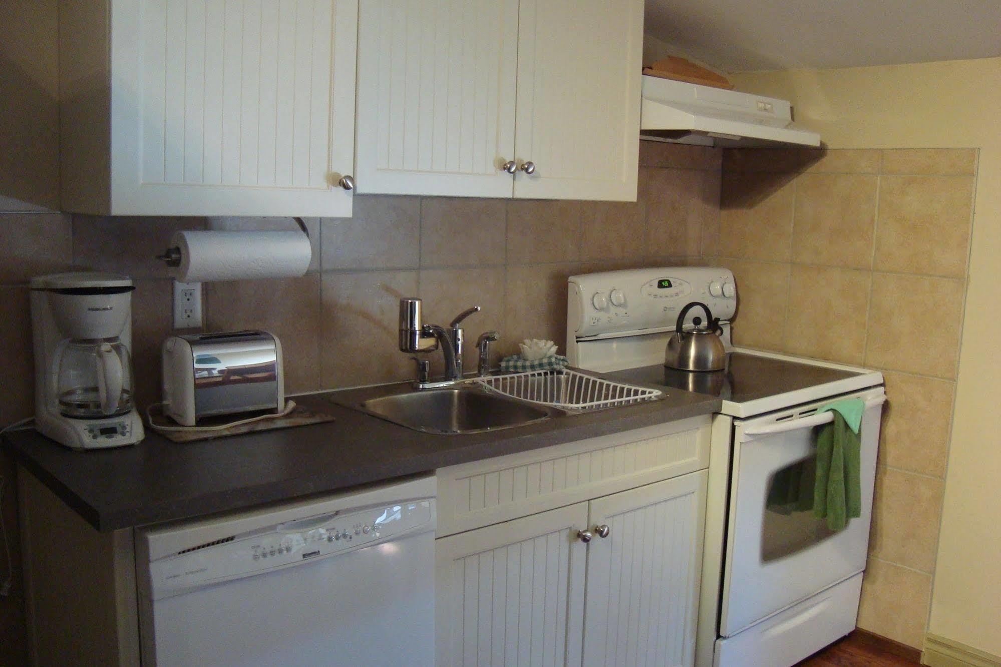 Ypc Fitness & Accomodations Invermere Buitenkant foto